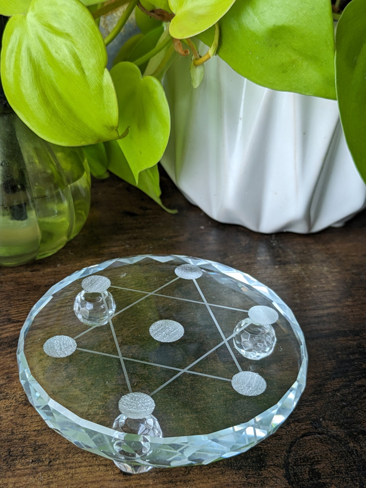 7 Crystals with Glass Hexagram Stand