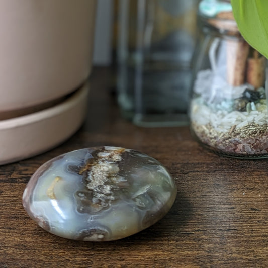 Banded Agate Palm Stone (Large)