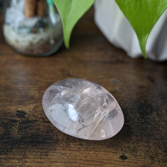 Rose Quartz Palm Stone (Medium)