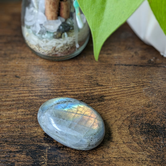 Labradorite Palm Stone (Small)